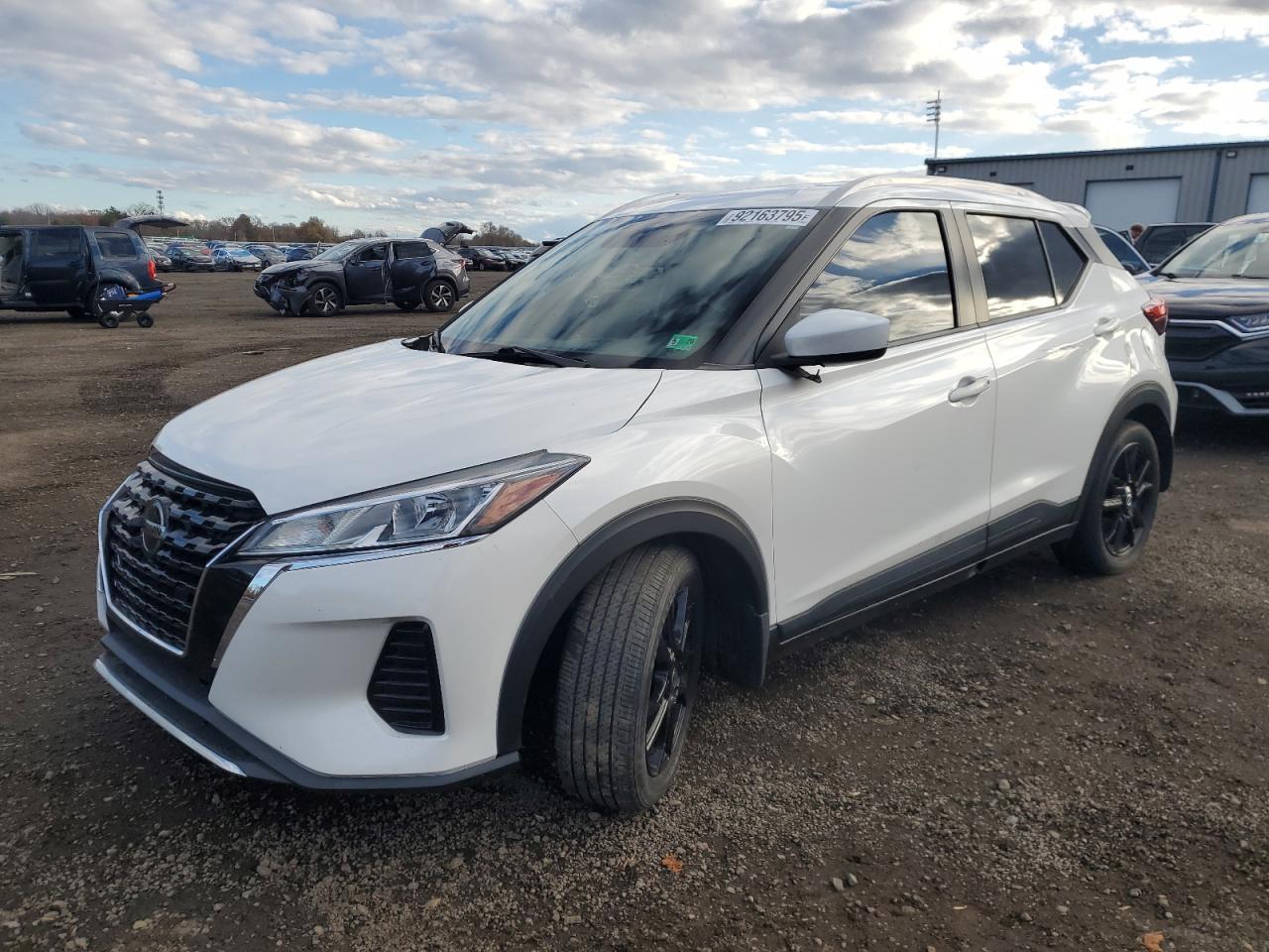 2021 NISSAN KICKS