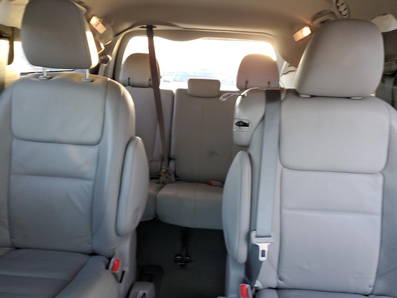 2016 TOYOTA SIENNA