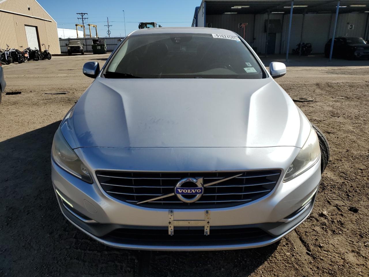 2015 VOLVO S60