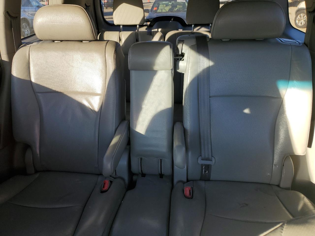 2011 TOYOTA HIGHLANDER