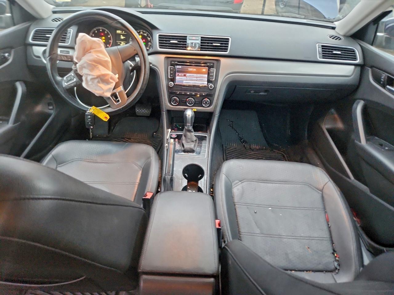 2015 VOLKSWAGEN Passat
