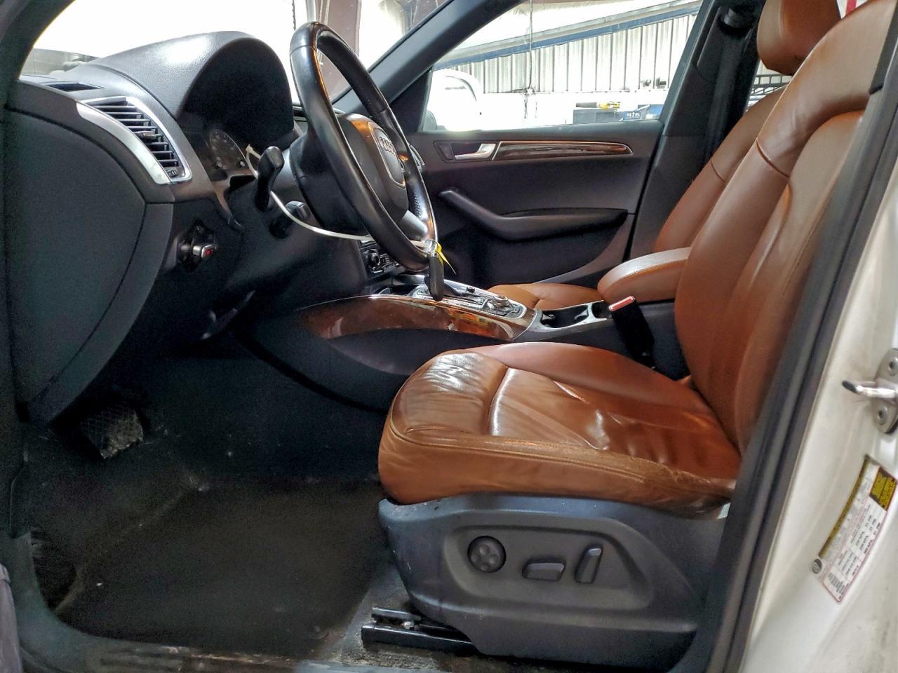 2010 AUDI Q5
