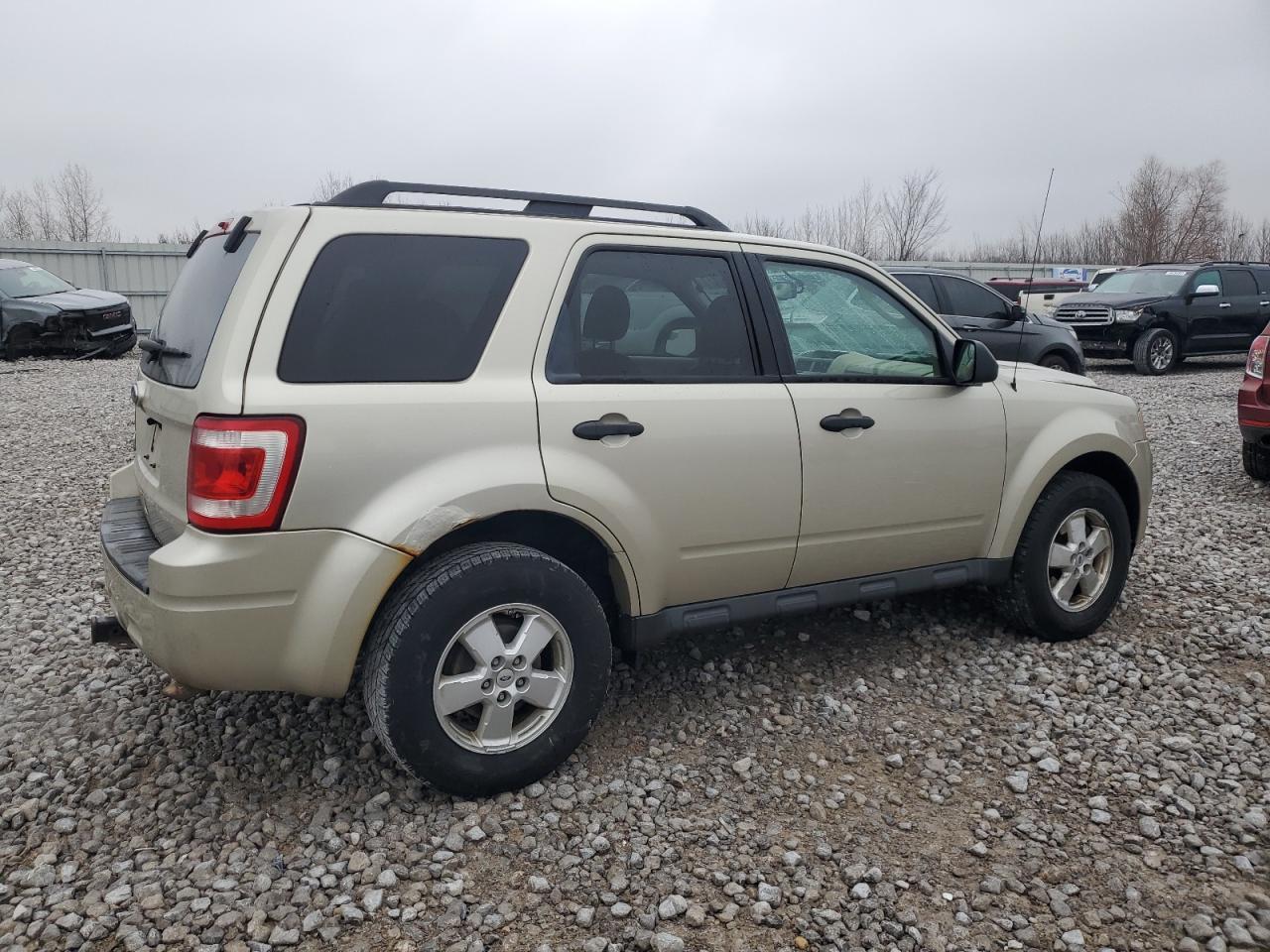 2010 FORD ESCAPE