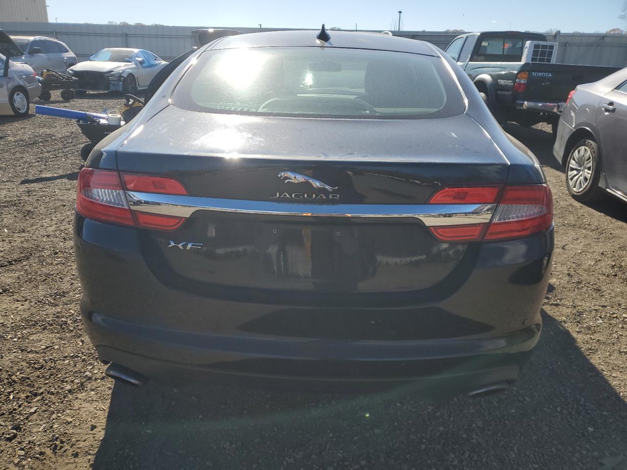 2015 JAGUAR XF