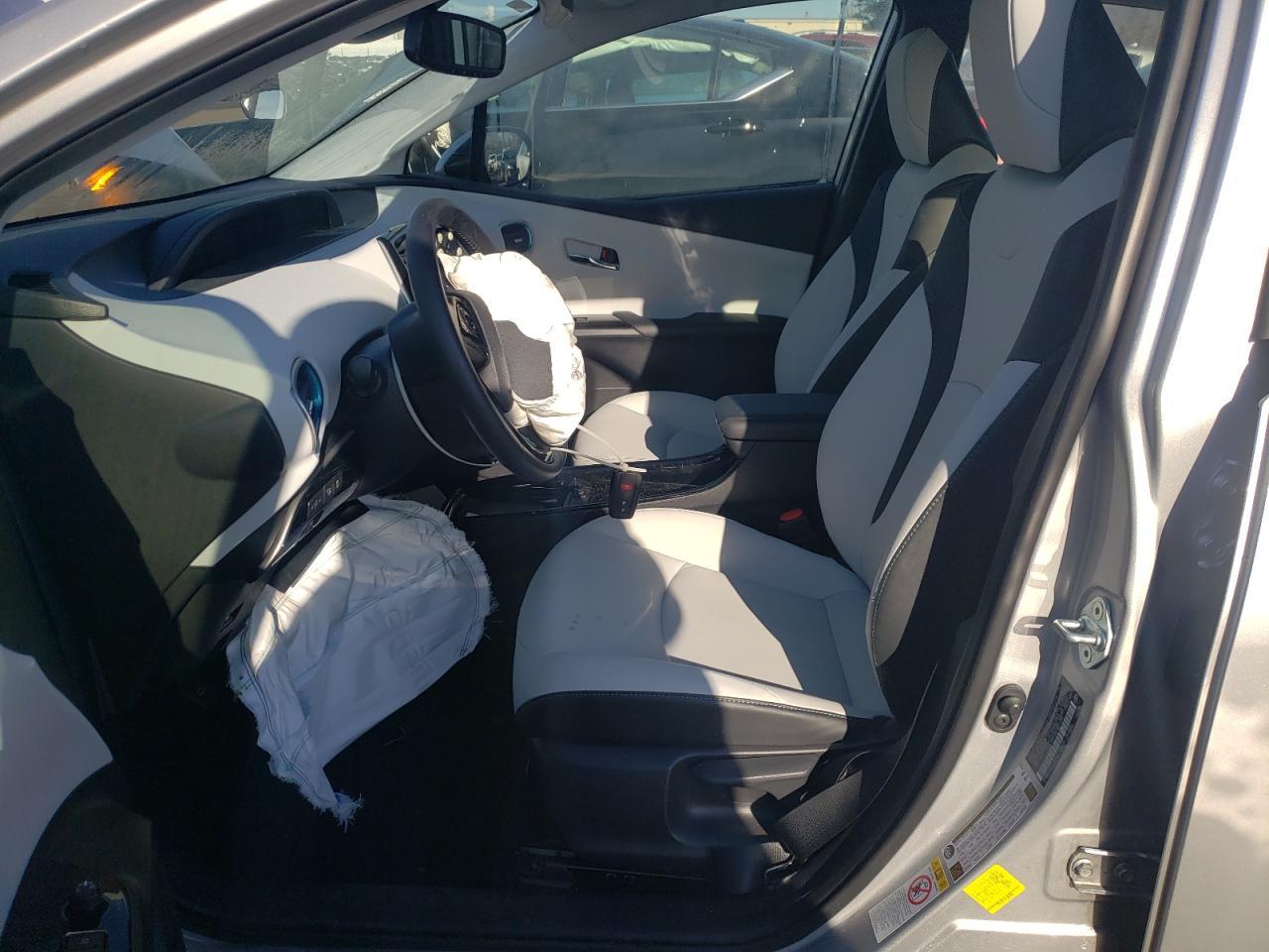 2019 TOYOTA PRIUS