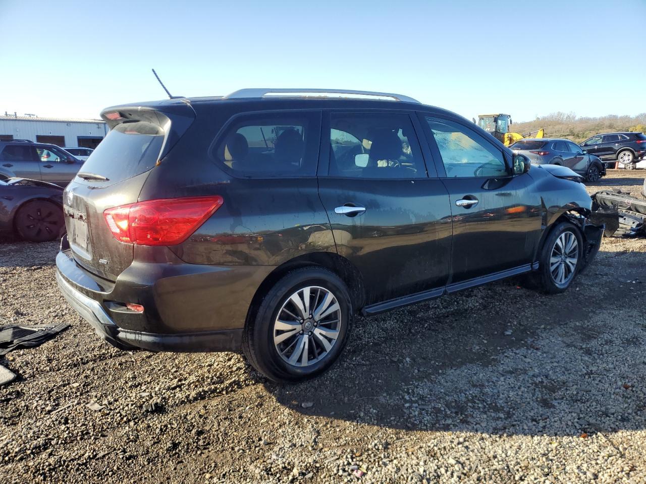 2017 NISSAN PATHFINDER