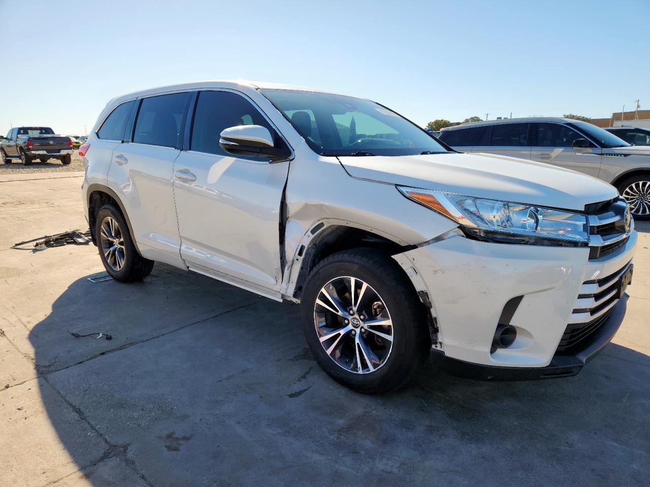 2018 TOYOTA HIGHLANDER