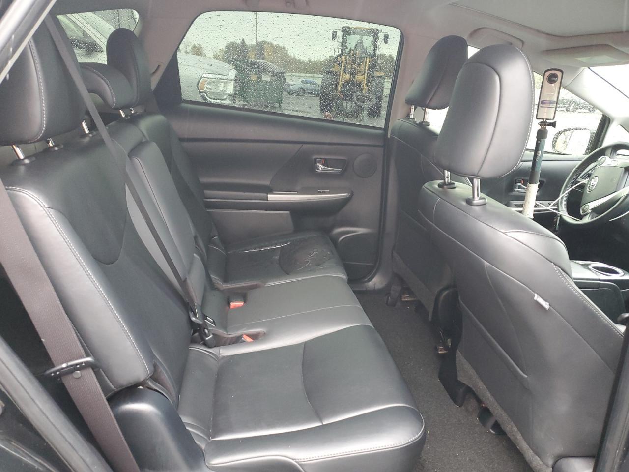 2017 TOYOTA PRIUS V