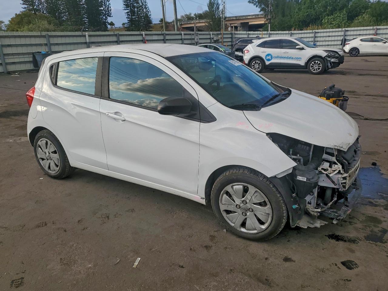 2017 CHEVROLET Spark