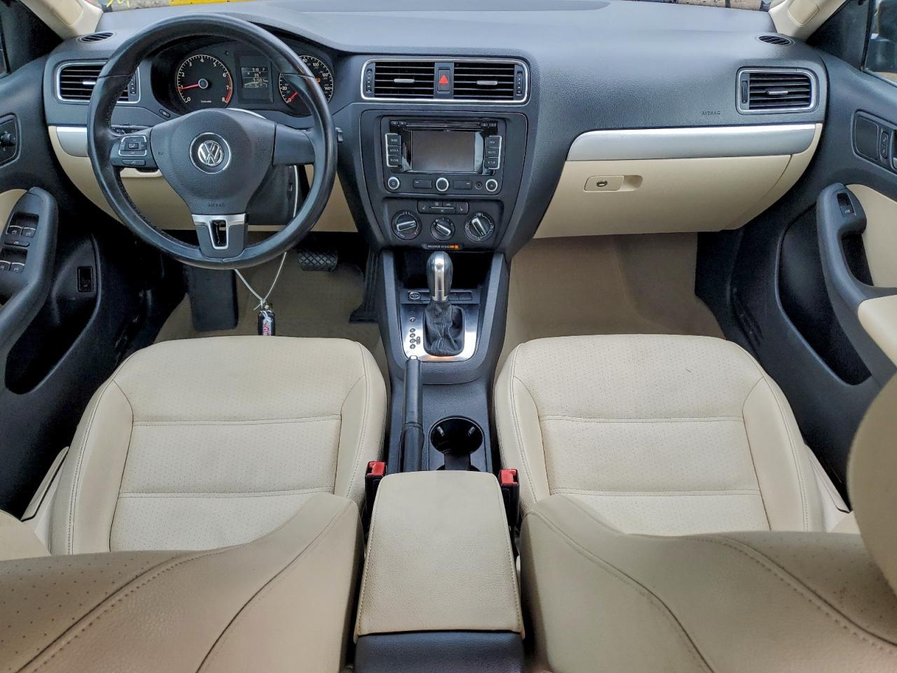 2011 VOLKSWAGEN JETTA