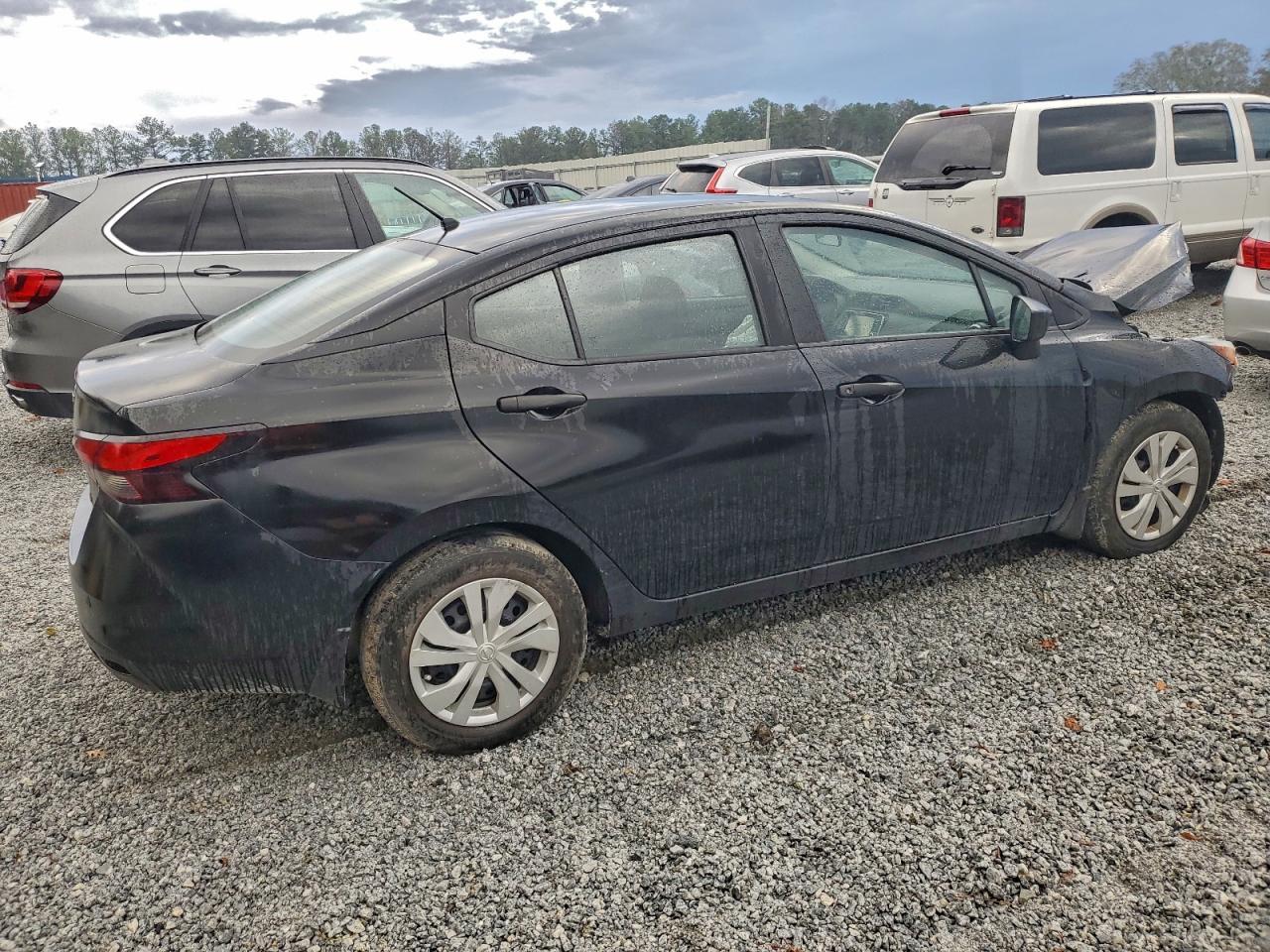 2024 NISSAN VERSA