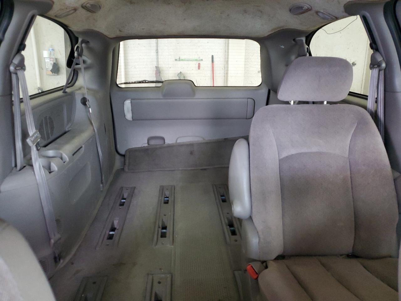 2002 CHRYSLER Town & Country