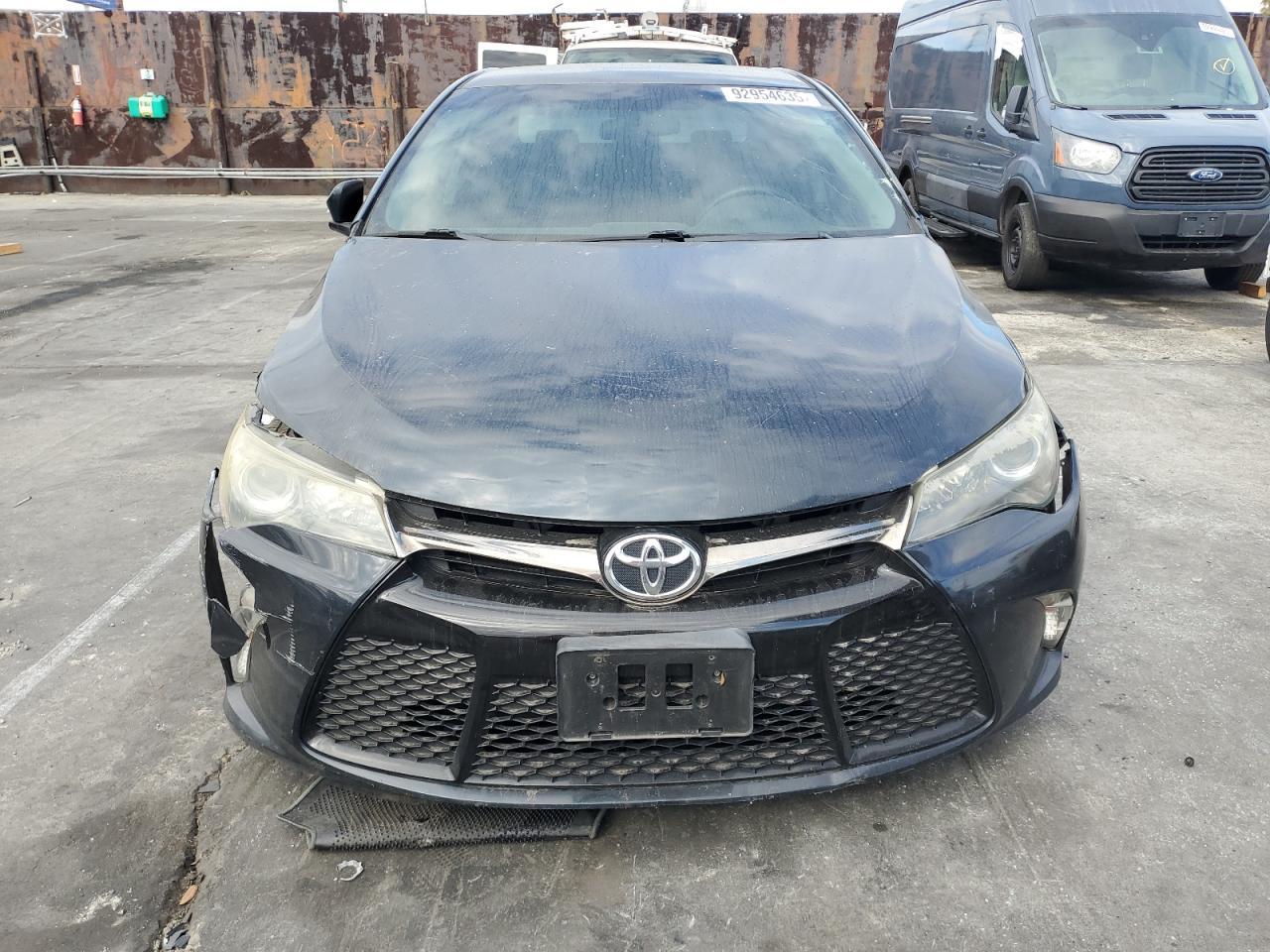 2016 TOYOTA CAMRY