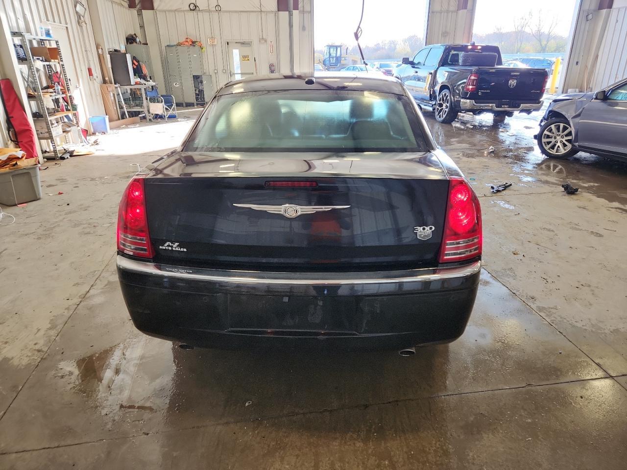 2010 CHRYSLER 300