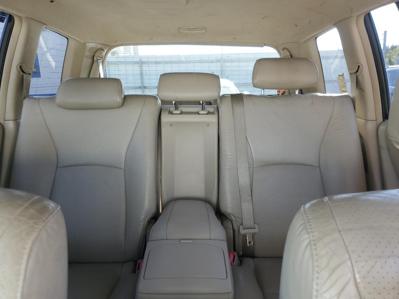 2004 TOYOTA HIGHLANDER