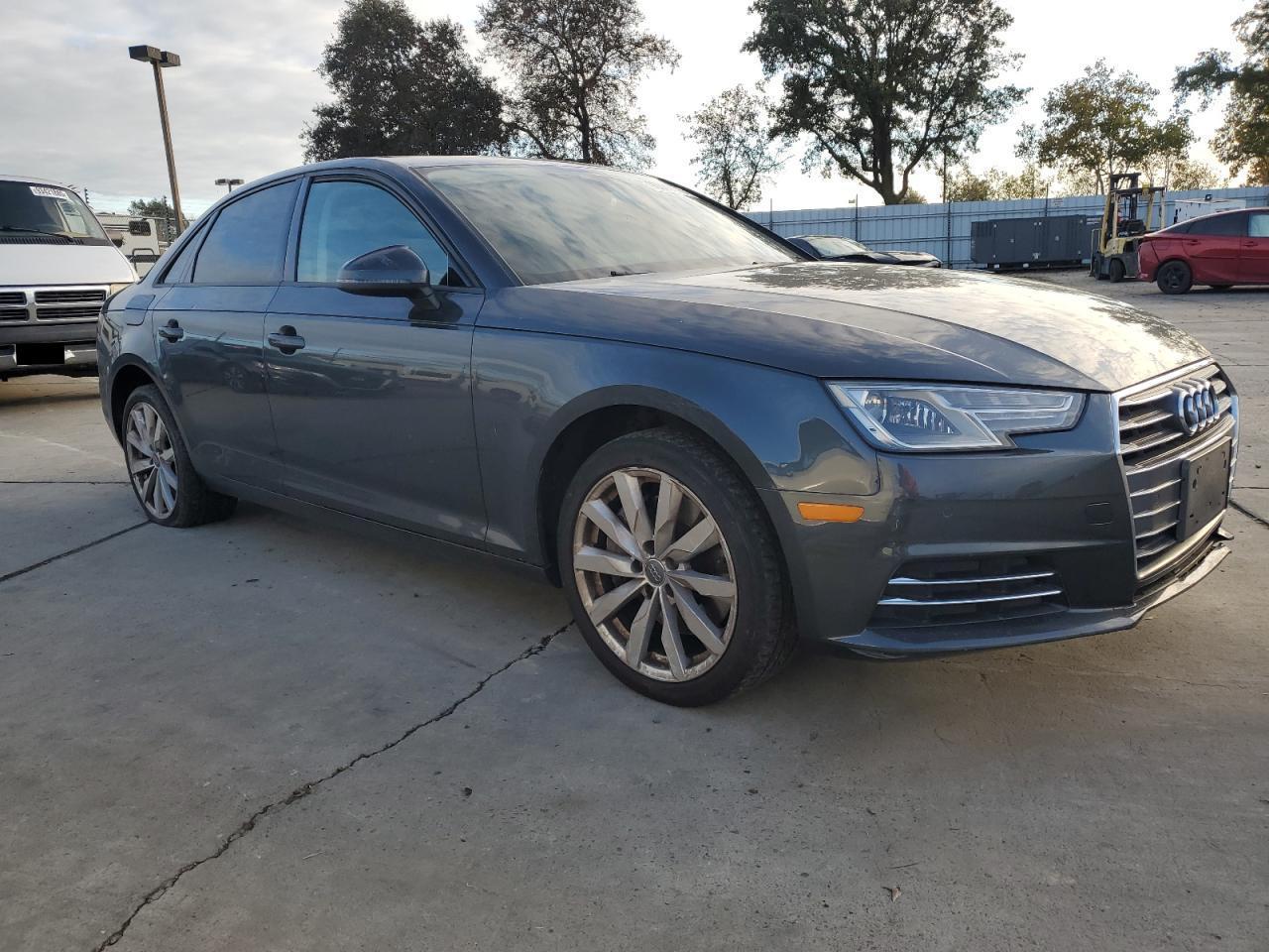 2017 AUDI A4