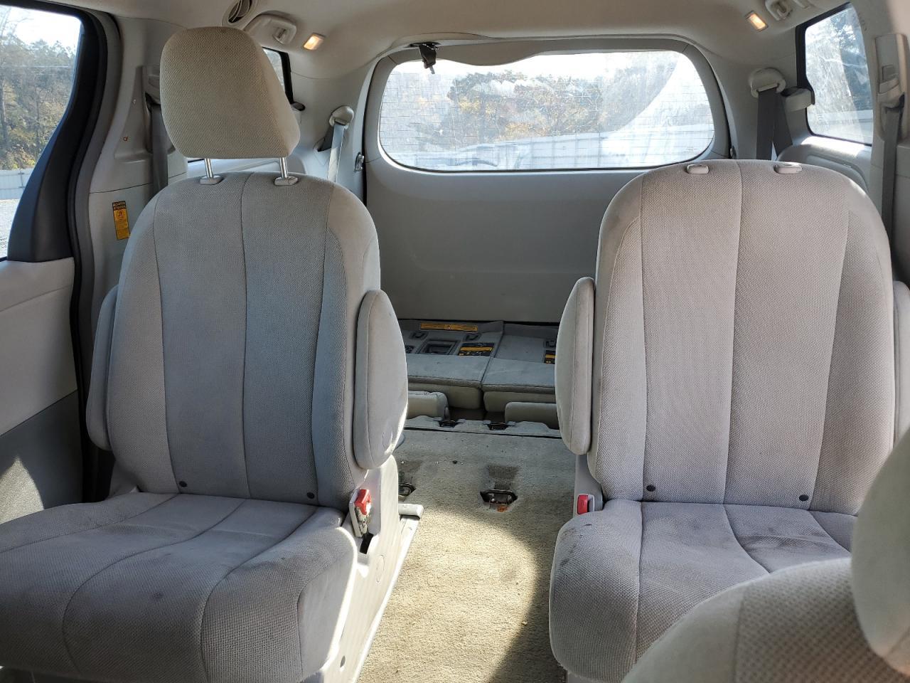 2014 TOYOTA SIENNA