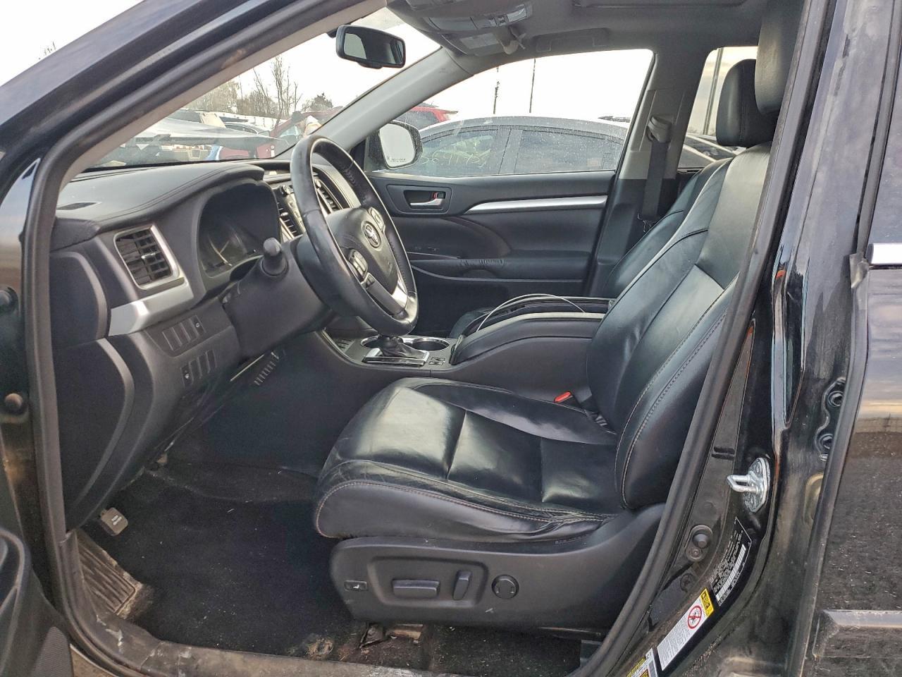 2016 TOYOTA HIGHLANDER