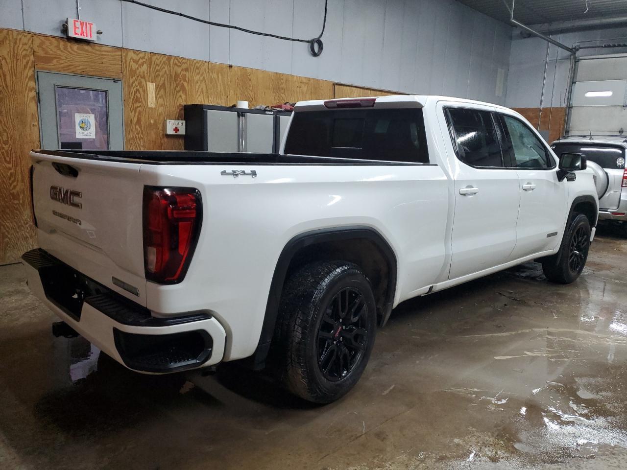 2023 GMC Sierra