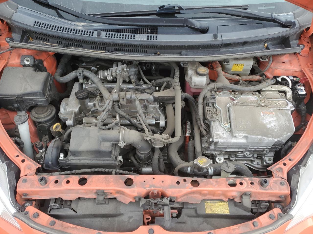 2013 TOYOTA Prius c