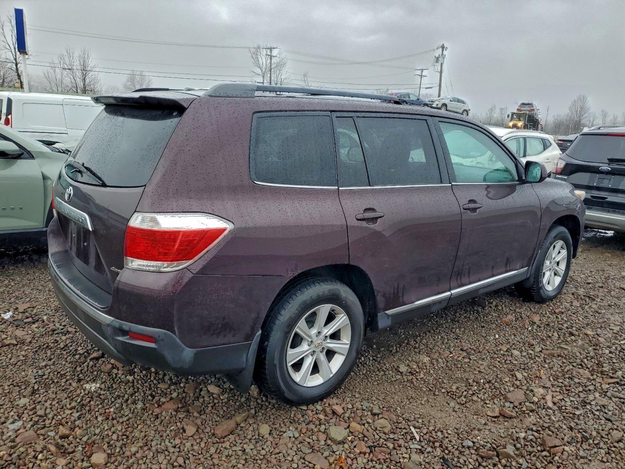 2011 TOYOTA HIGHLANDER
