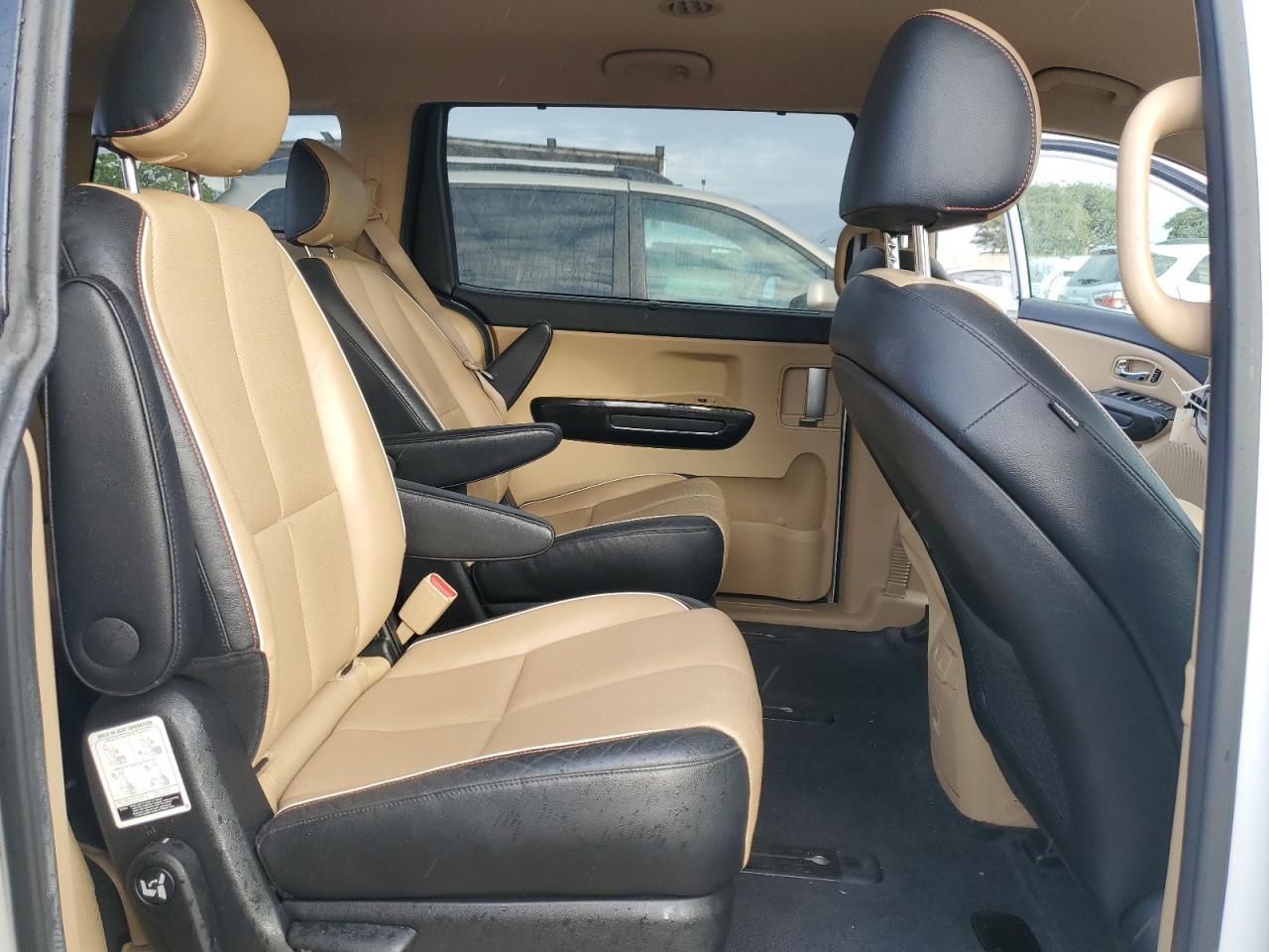 2016 KIA SEDONA