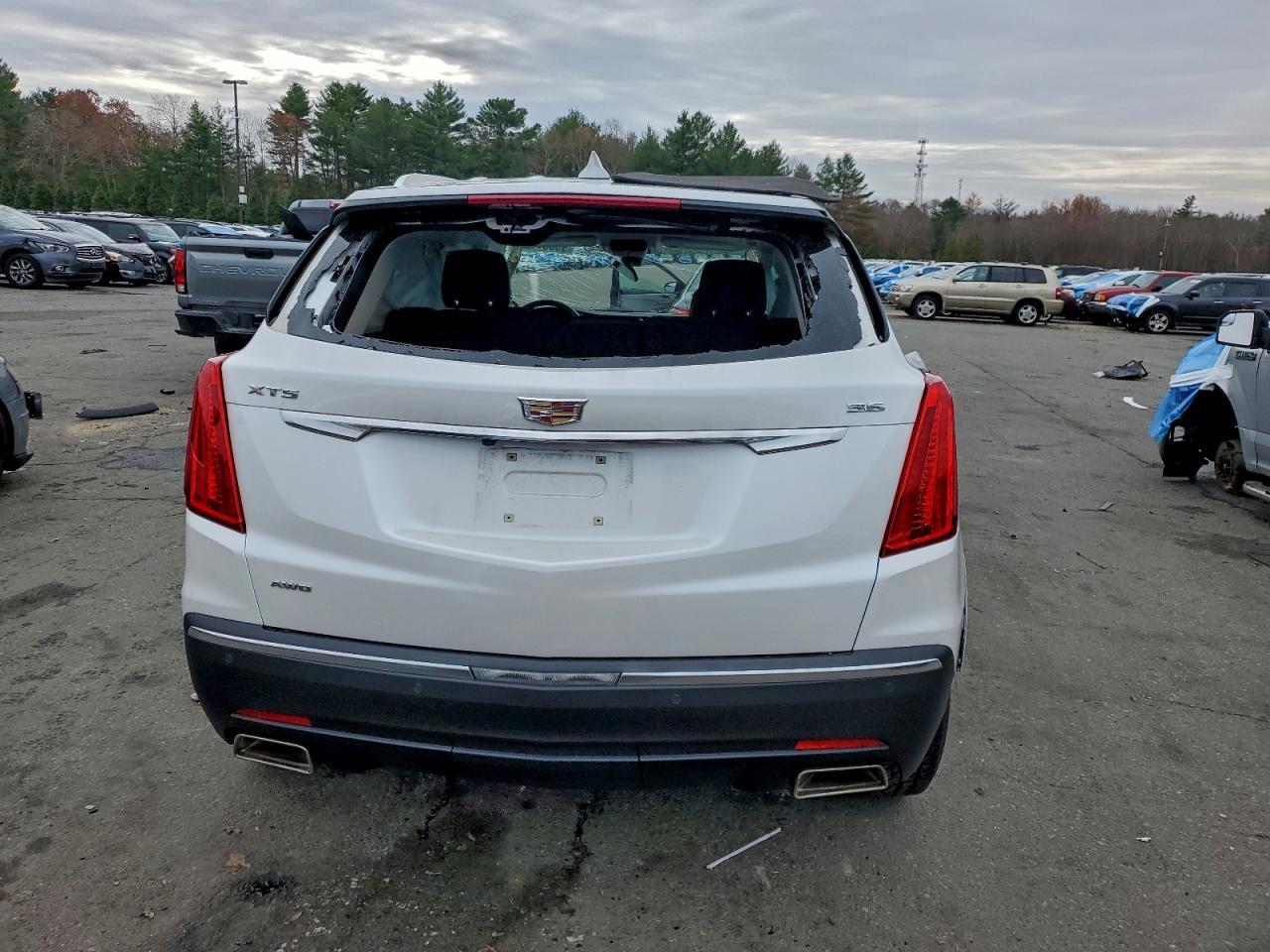2017 CADILLAC XT5