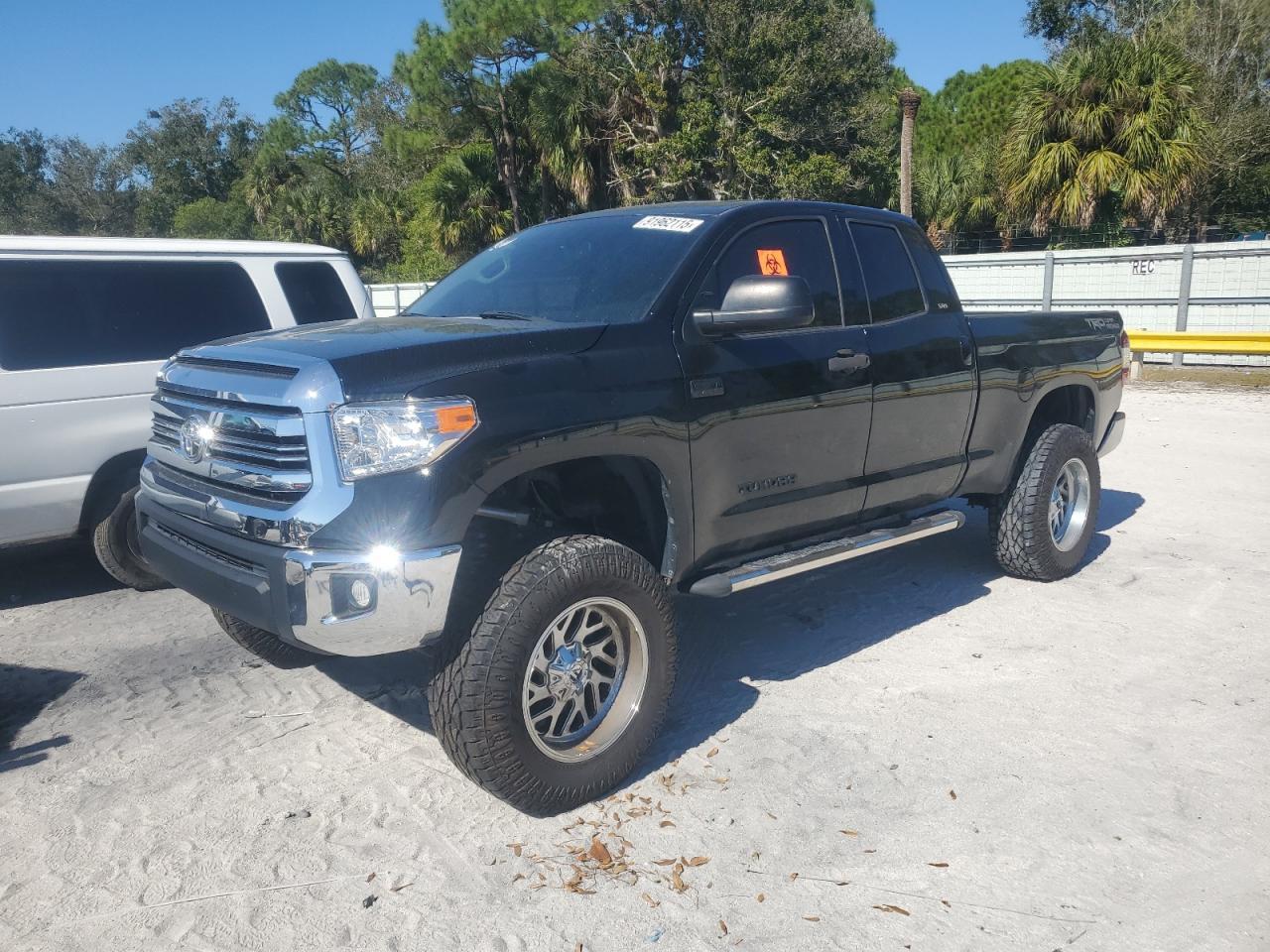 2016 TOYOTA TUNDRA