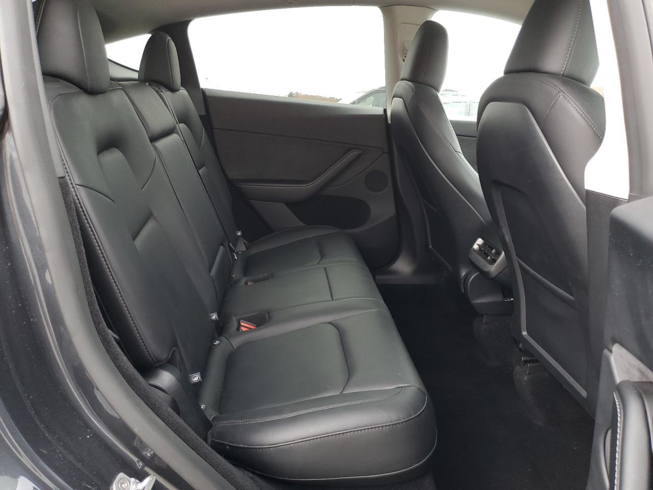 2025 TESLA MODEL Y