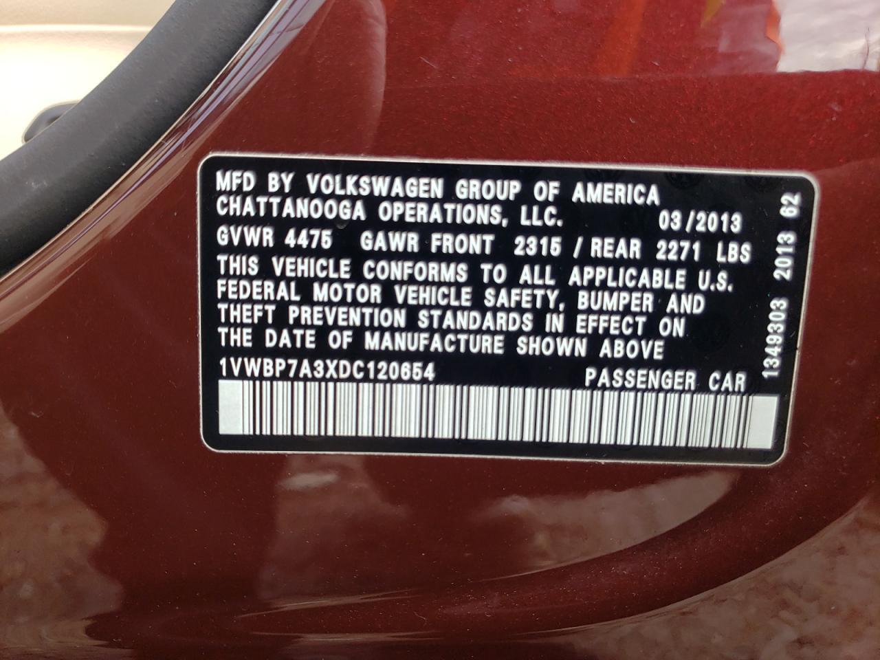 2013 VOLKSWAGEN Passat