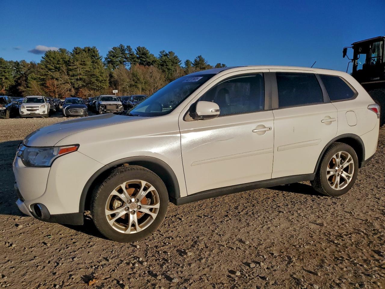 2015 MITSUBISHI outlander