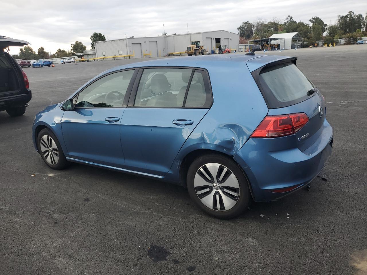 2016 VOLKSWAGEN e-Golf
