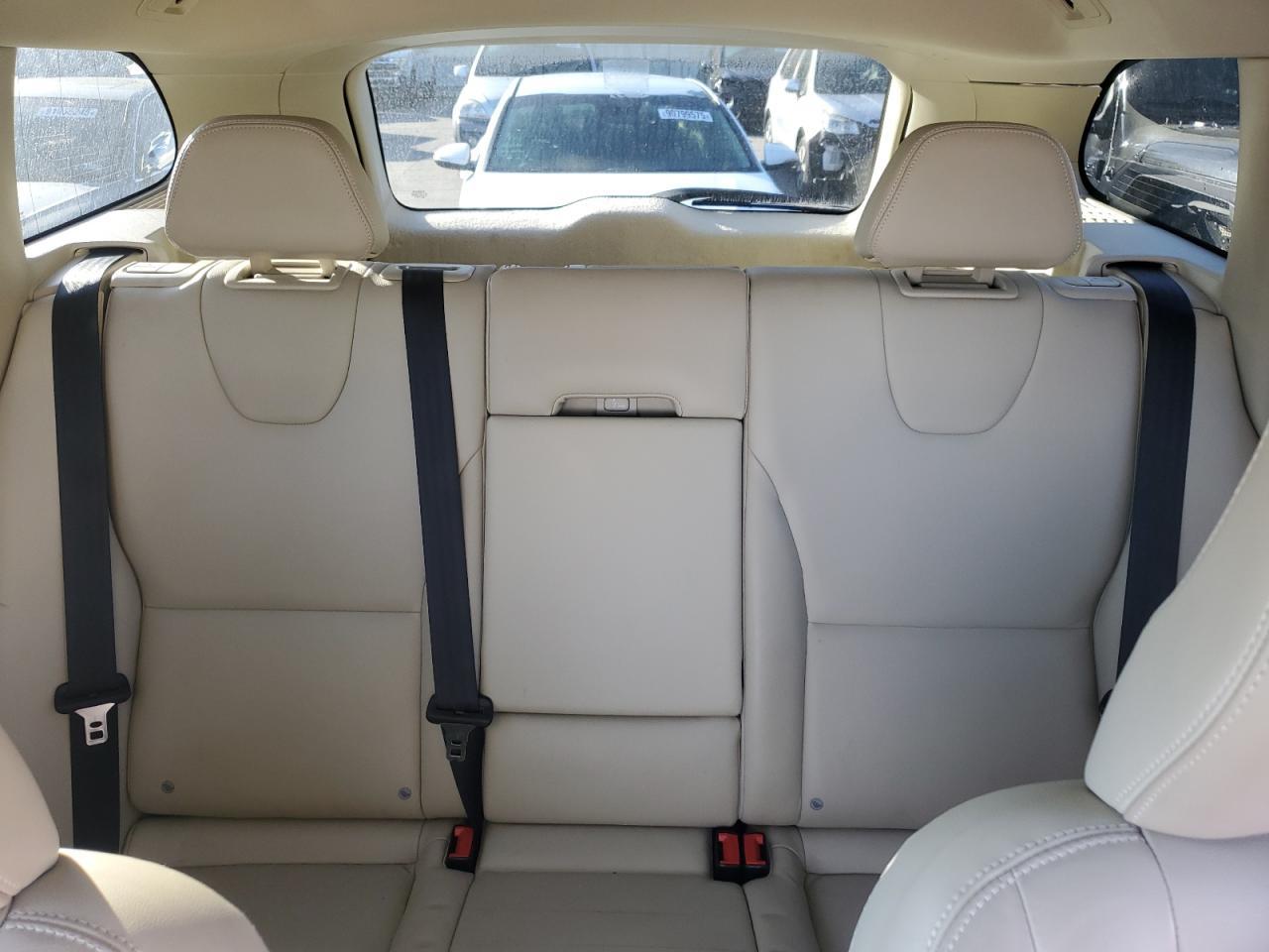 2015 VOLVO XC60