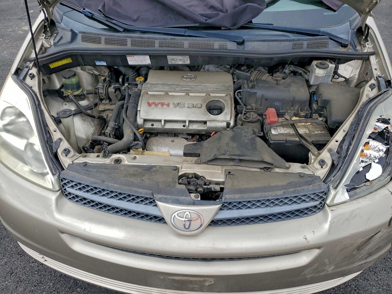2004 TOYOTA SIENNA