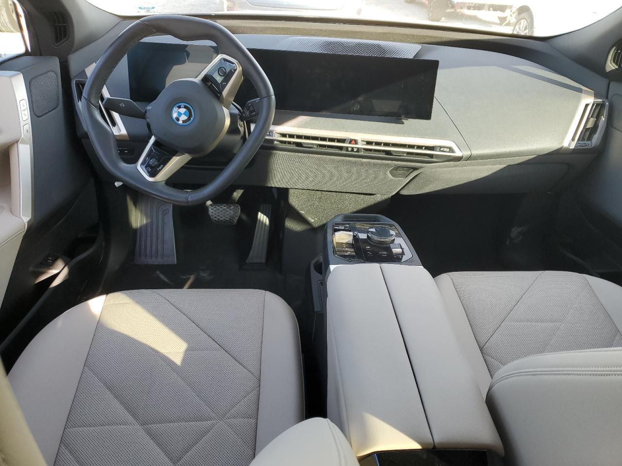 2023 BMW iX