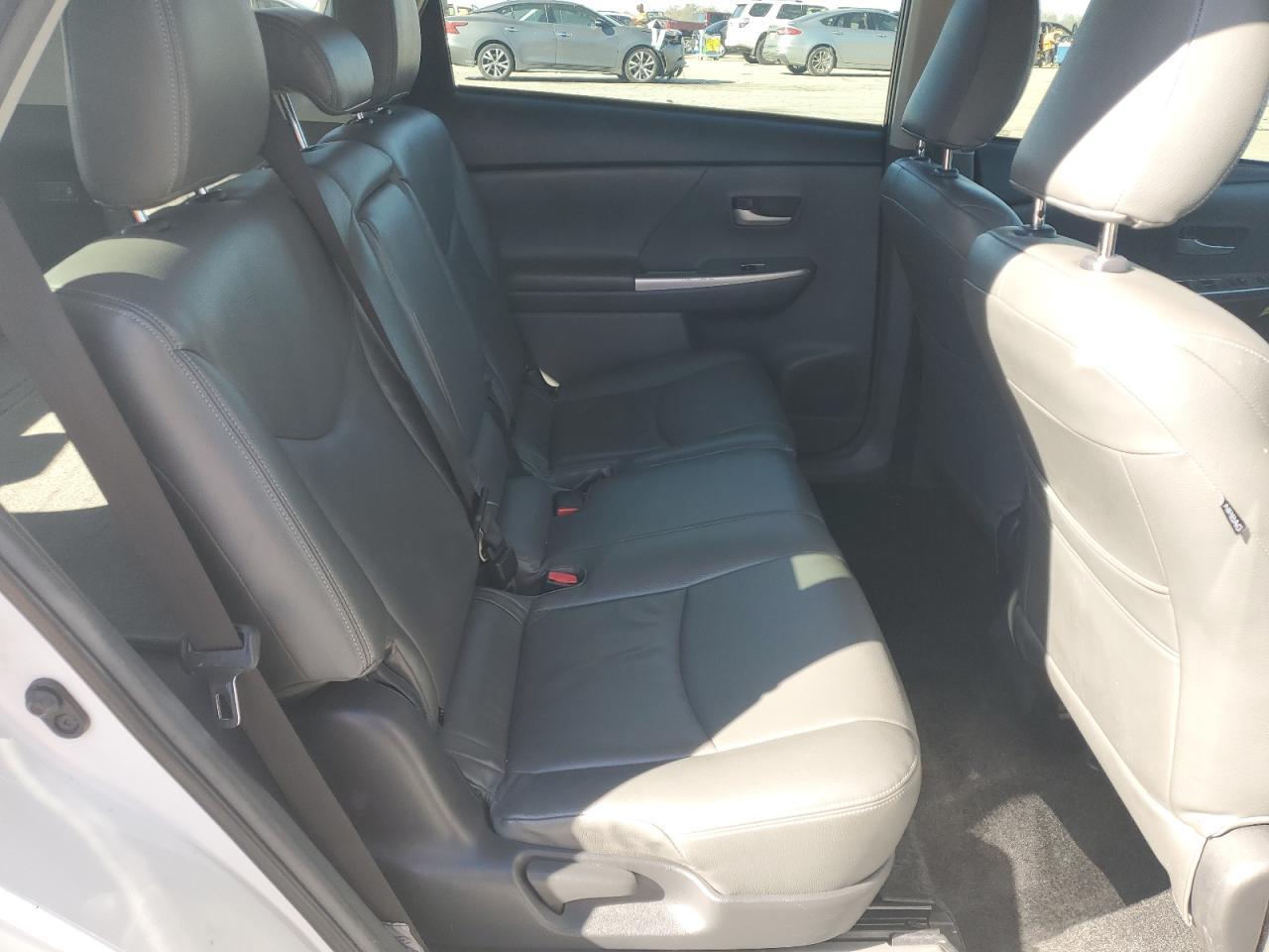 2014 TOYOTA PRIUS V