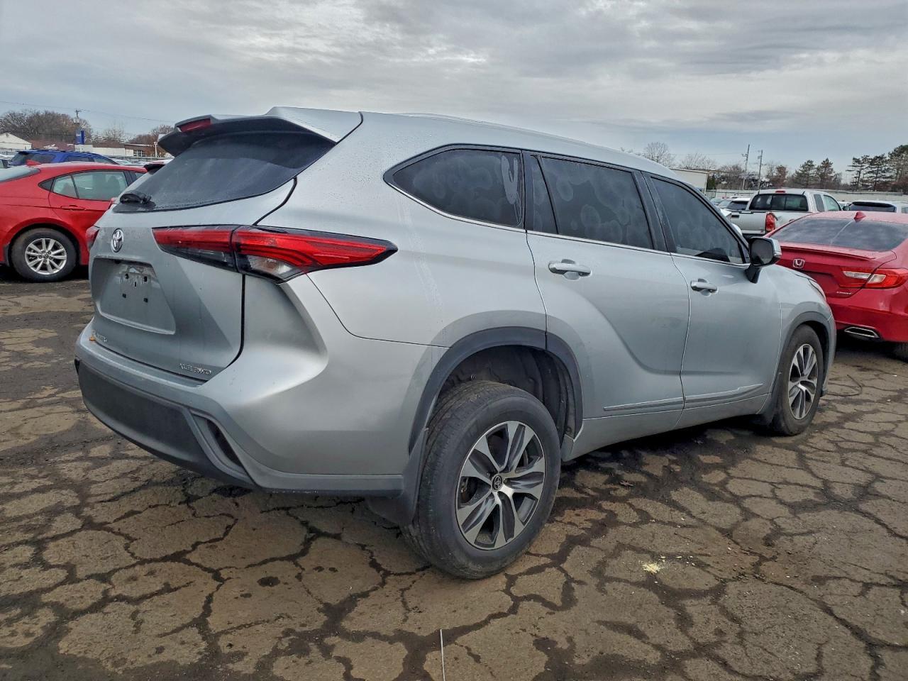 2022 TOYOTA HIGHLANDER