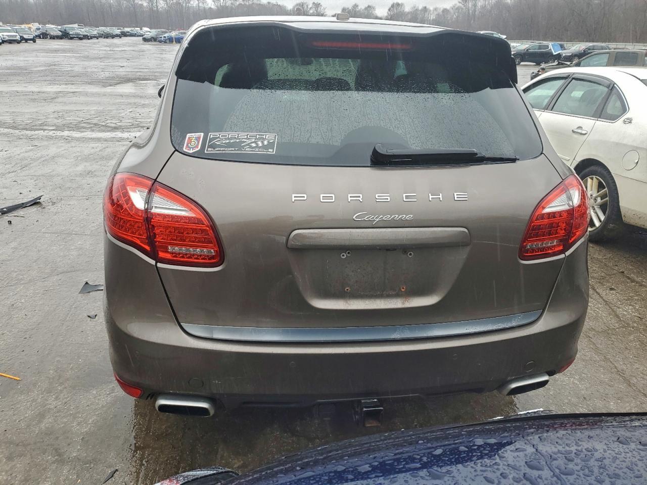 2014 PORSCHE CAYENNE