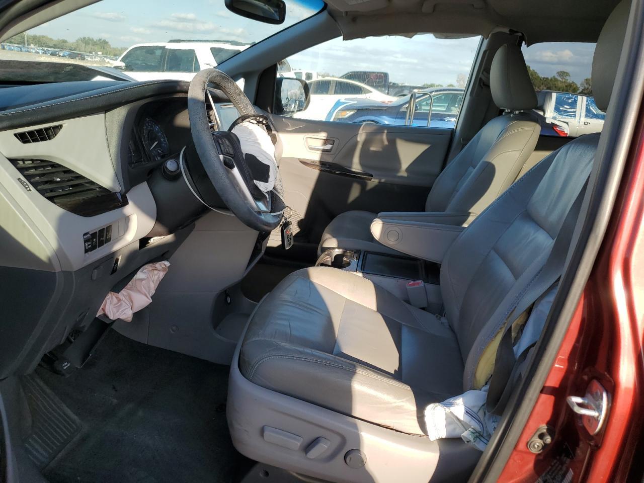 2015 TOYOTA SIENNA