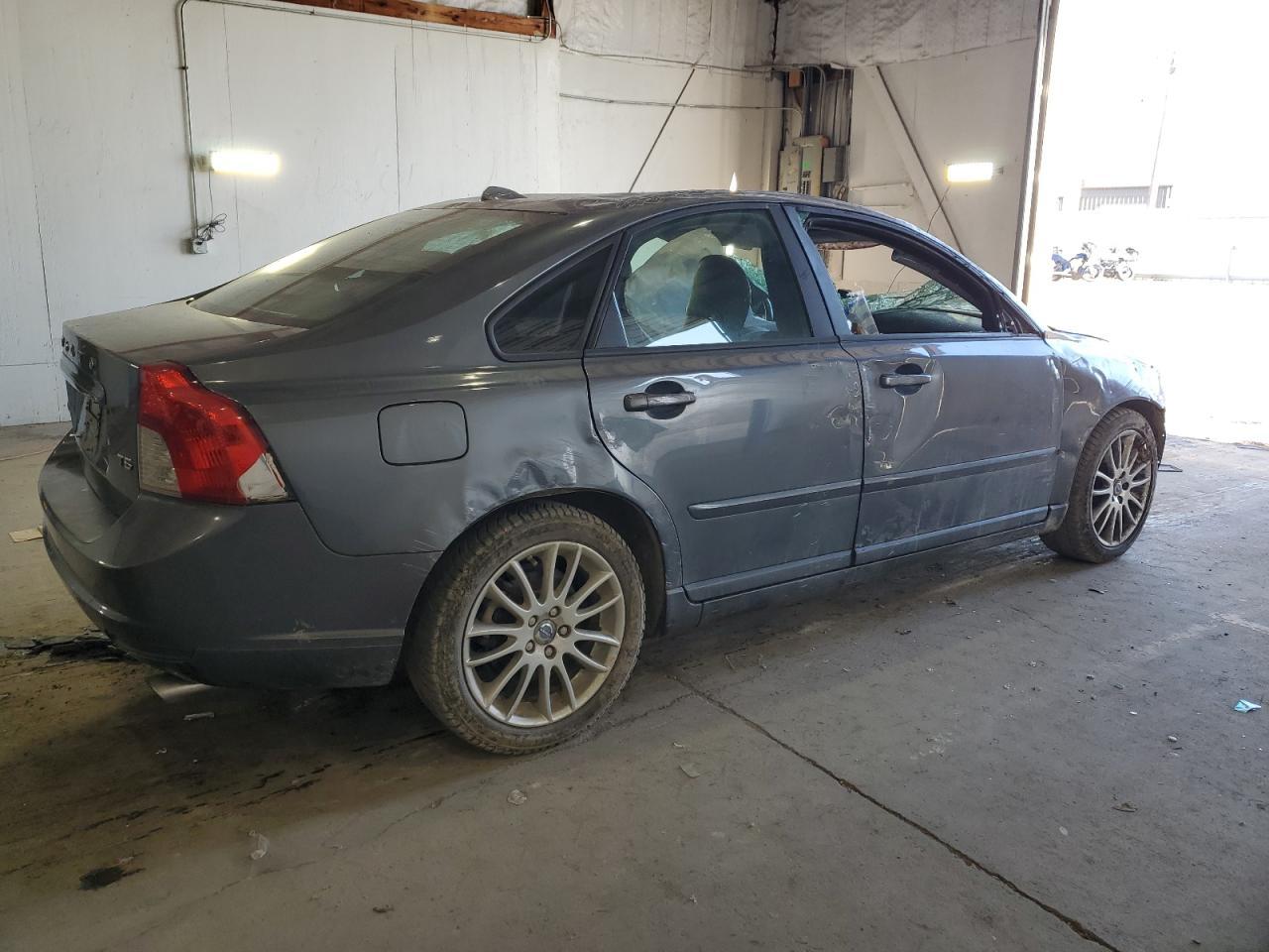 2011 VOLVO S40