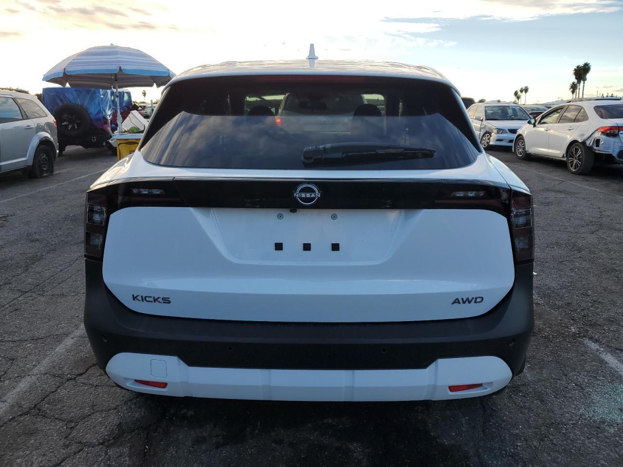 2025 NISSAN KICKS