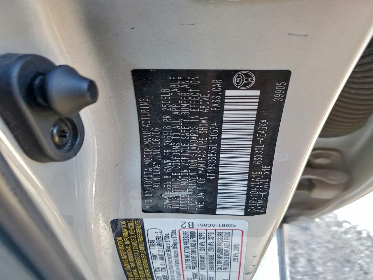 2006 TOYOTA Avalon