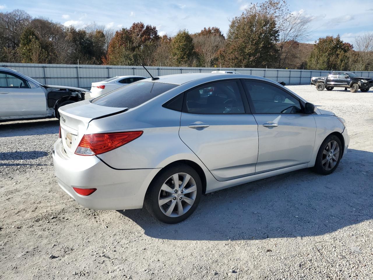 2012 HYUNDAI ACCENT