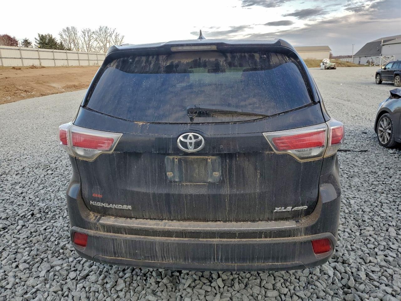 2016 TOYOTA HIGHLANDER