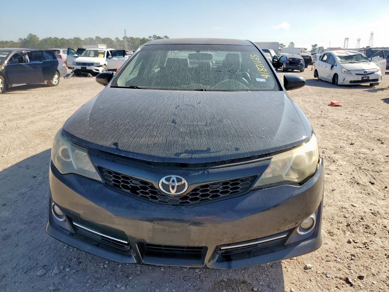 2014 TOYOTA CAMRY