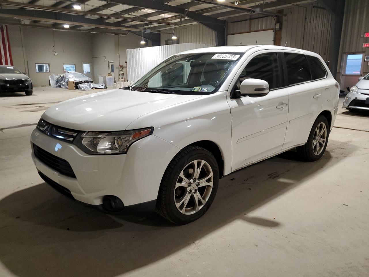 2014 MITSUBISHI outlander