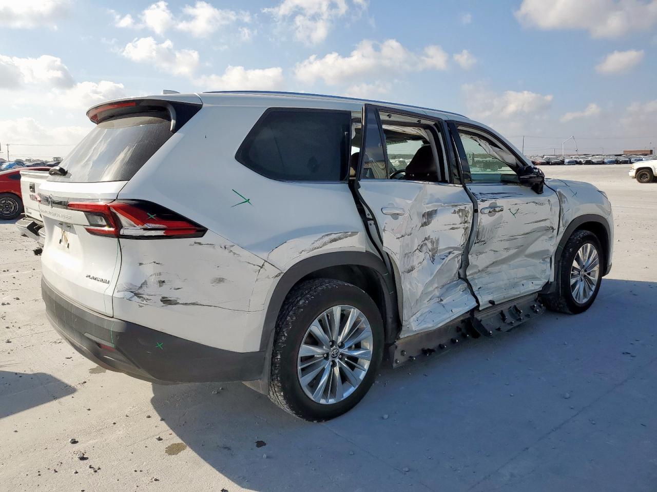 2024 TOYOTA HIGHLANDER