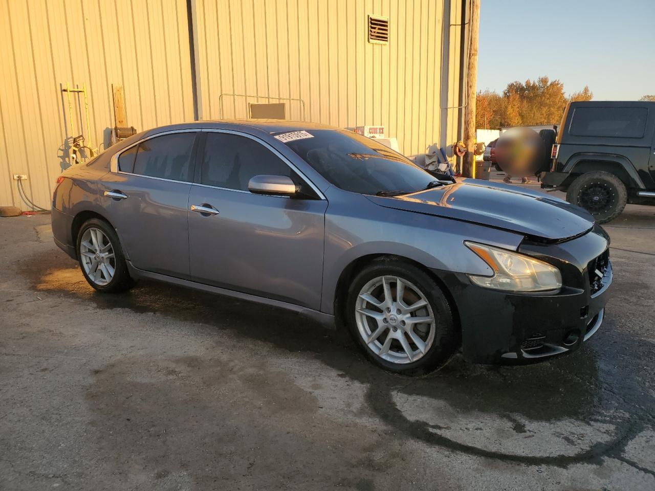 2010 NISSAN Maxima