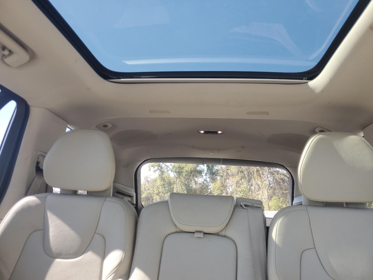 2017 VOLVO XC90