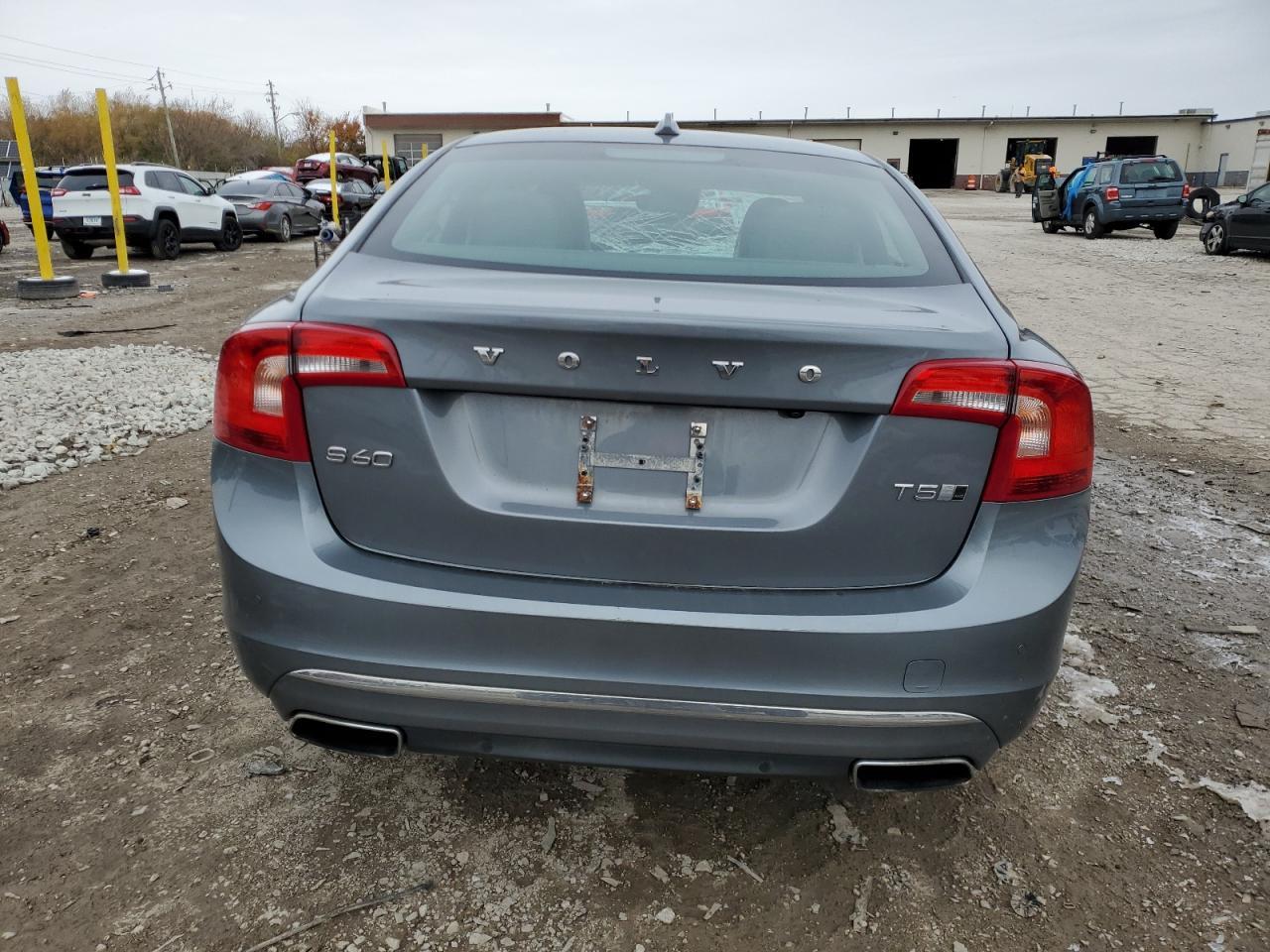 2017 VOLVO S60